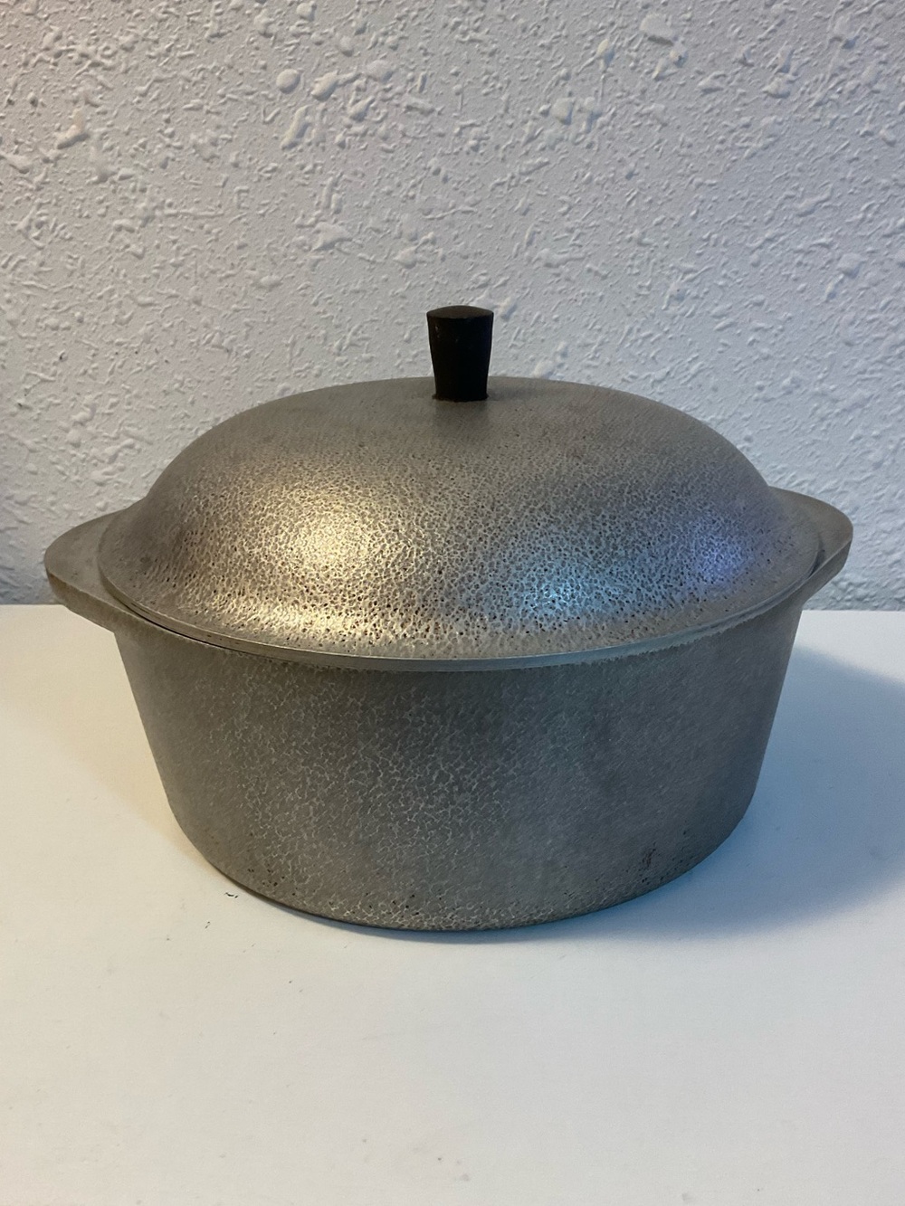 Vintage club hammercraft hammered aluminum Dutch oven pot